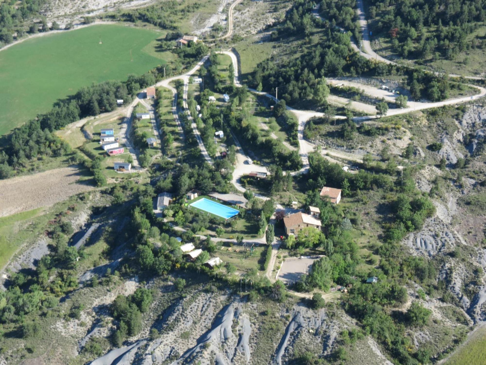 Camping Les Hauts De Rosans Екстер'єр фото