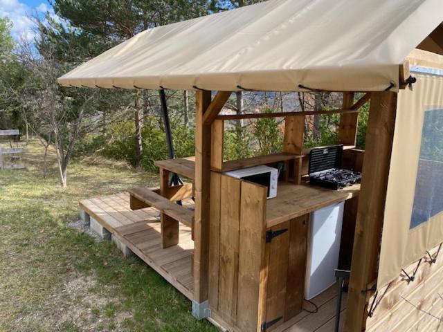 Camping Les Hauts De Rosans Екстер'єр фото